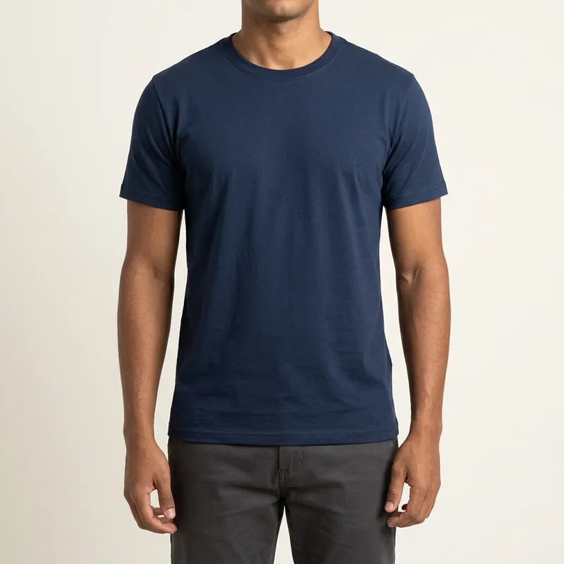 Camiseta gola redonda azul marinho de manga curta, vista frontal