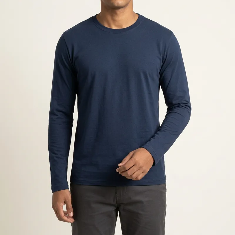 Camiseta gola redonda azul marinho de manga longa, vista frontal